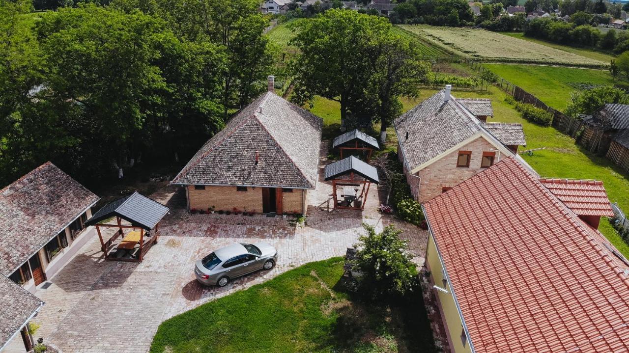 Sobe Kod Baje - Baranjska Kuca Karanac Exterior foto