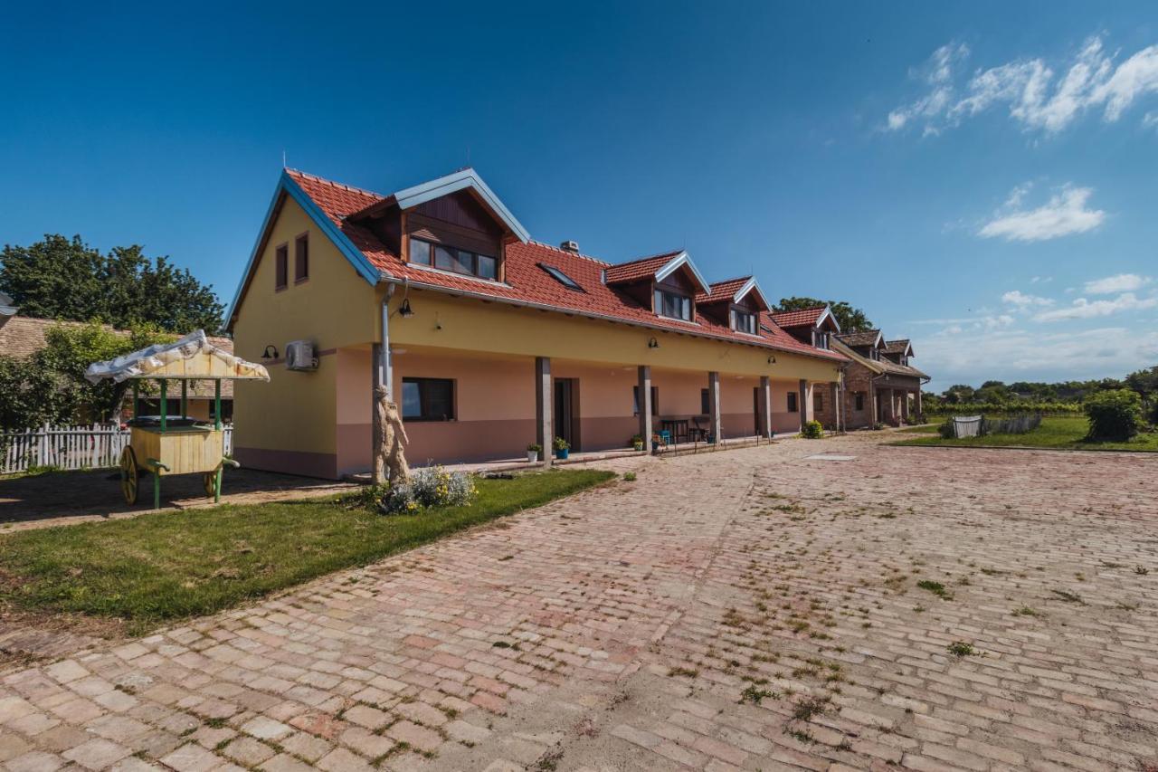 Sobe Kod Baje - Baranjska Kuca Karanac Exterior foto
