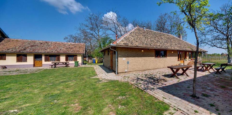 Sobe Kod Baje - Baranjska Kuca Karanac Exterior foto