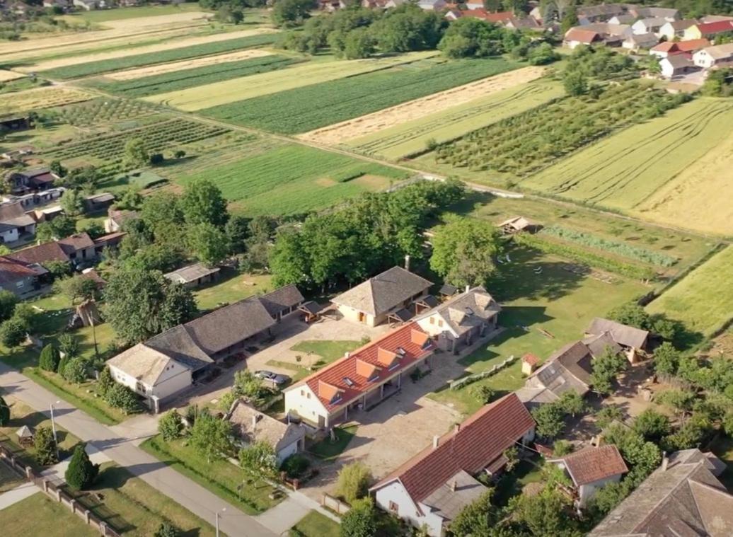 Sobe Kod Baje - Baranjska Kuca Karanac Exterior foto